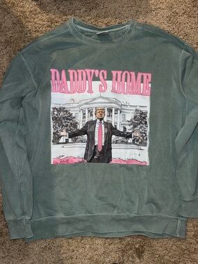 Daddy's Home Graphic Crewneck Sweatshirt - Green